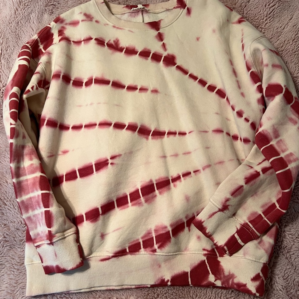 Easel tie dye crewneck sweatshirt!